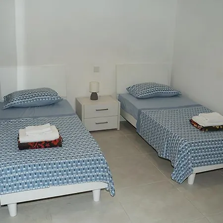 Apartment Hillock