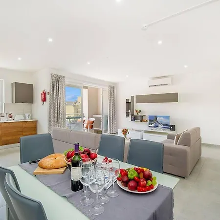 Apartment Hillock