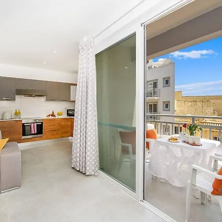 Hillock Apartment