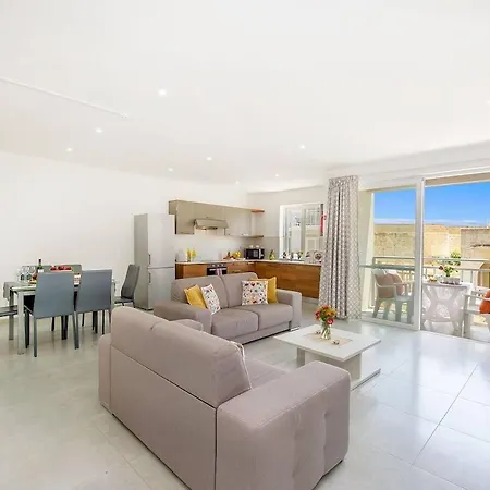 Hillock Apartment